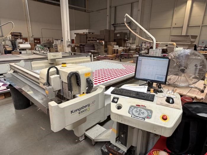 Static Table Cutter Kongsberg iXP44 S Static Cutting Table | pressXchange