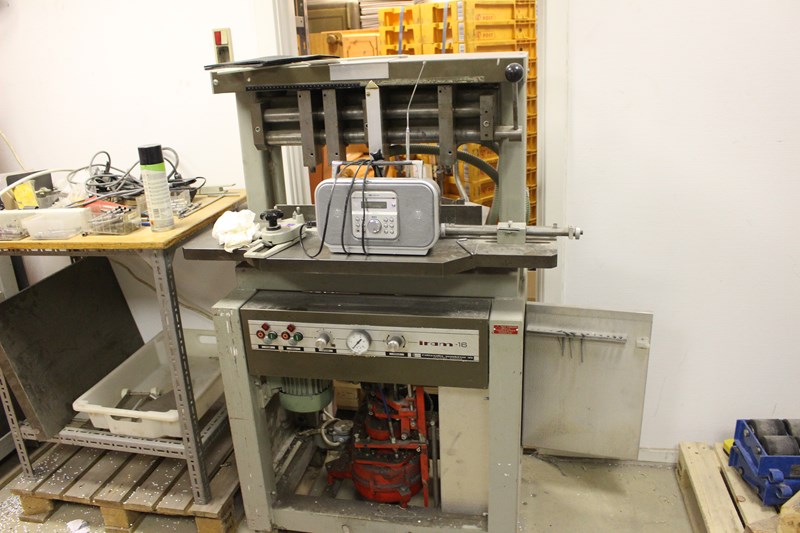 Iram 16 4 head paper drilling machine pressXchange