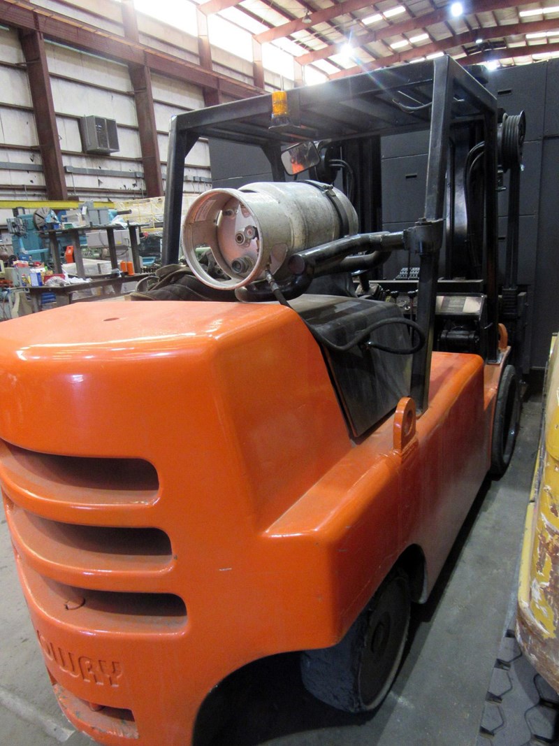 20,000 LB. LOWRY MODEL L200A FORKLIFT TRUCK pressXchange