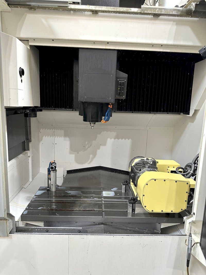 Okuma Genos M560-V Vertical Machining Center 2017 Nikken 8