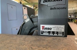 CNC Lathe with c-axis DOOSAN - LYNX 220 LMA | pressXchange