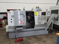 Haas SL-20T CNC Turning Center with 3-Jaw Chuck, Tailstock, Chip Auger, Coolant System
