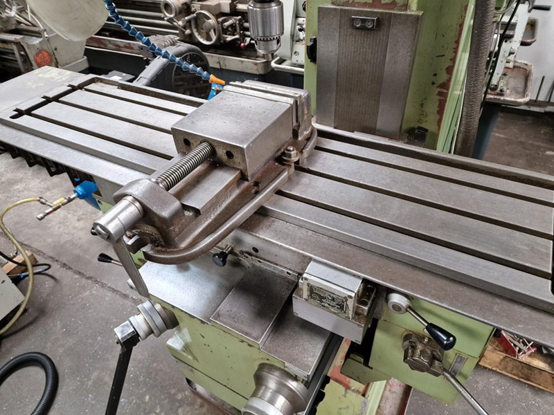 TOS FNK25A TURRET MILL | pressXchange