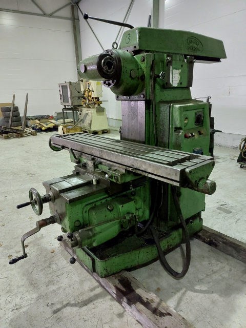 Universal milling machine SAJO UF-52, pyt: 1060 x 240 mm